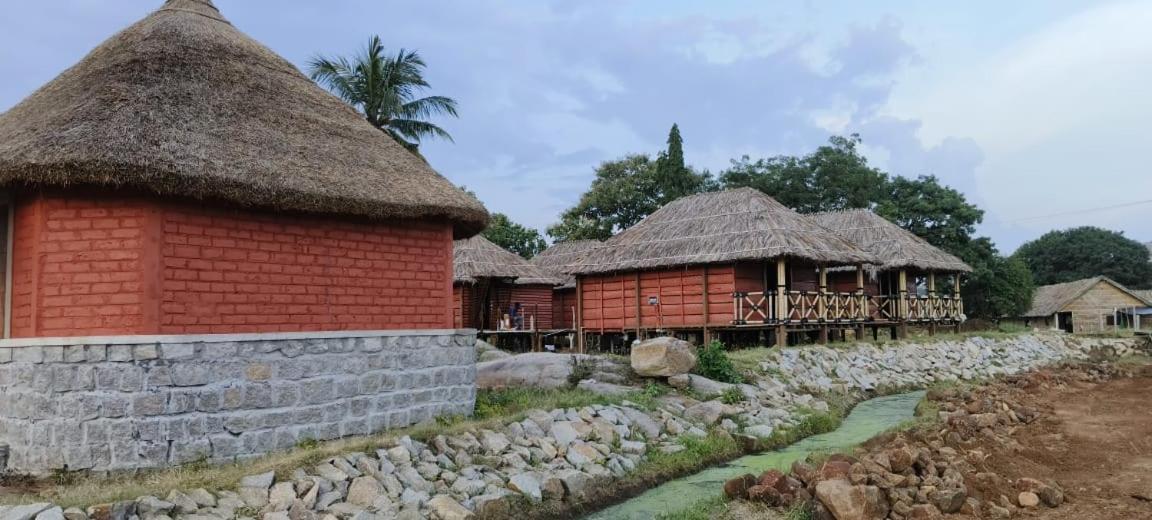 Golden Chariot Resort Hampi Exterior photo